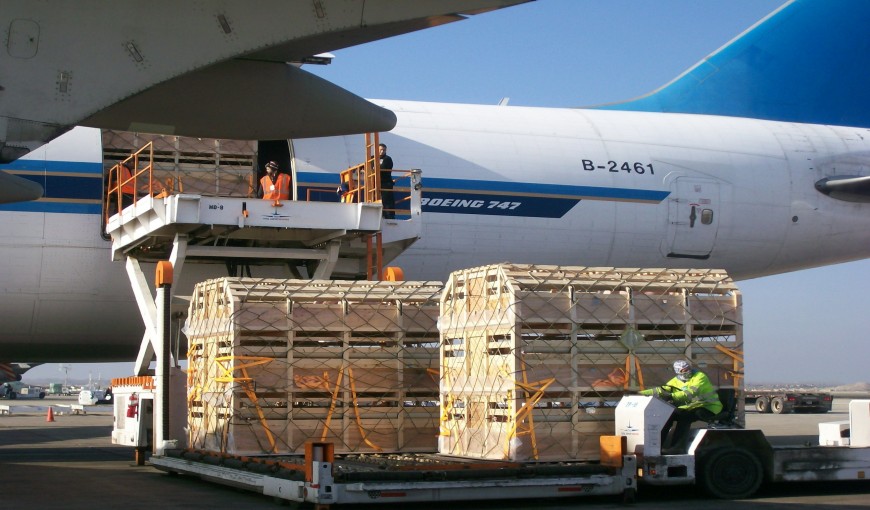 朝阳到日本空运公司